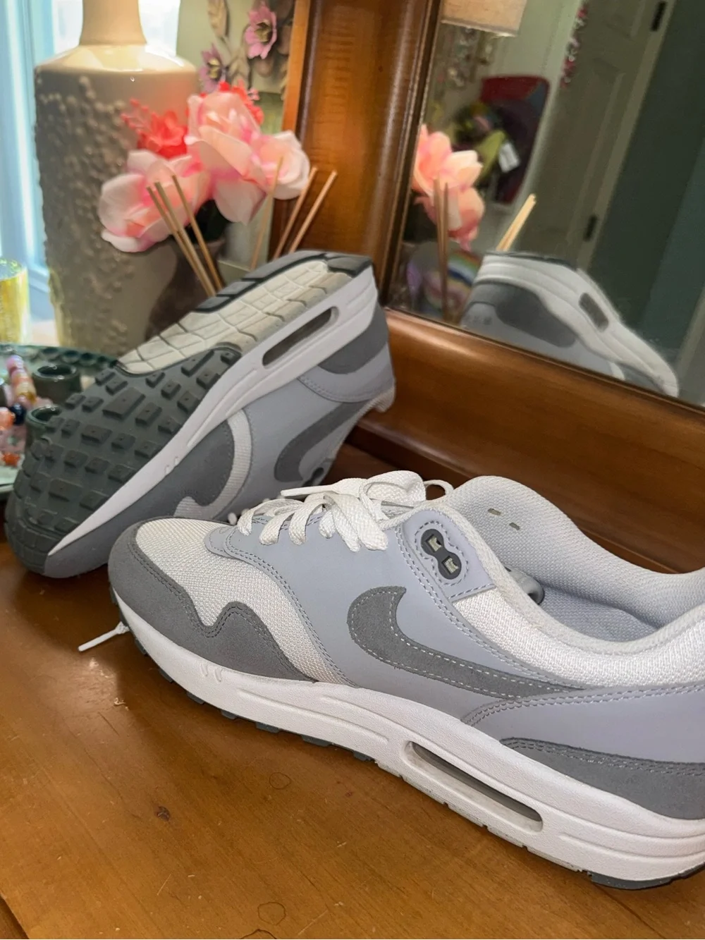 Nike Air Max 1 Smoke Grey Sneakers Men’s 9.5 HM9936-001 Excellent